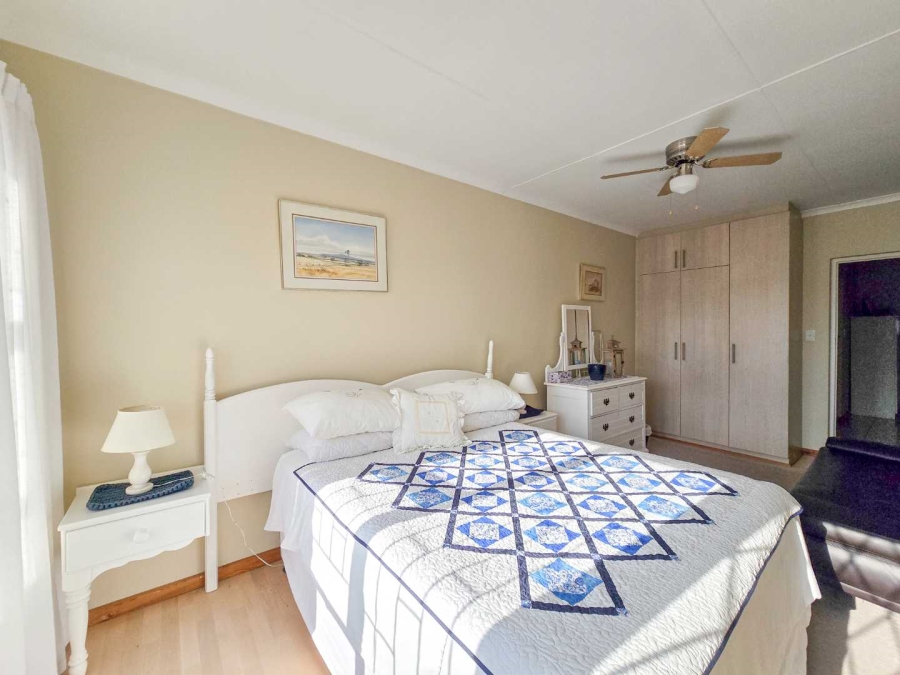 4 Bedroom Property for Sale in Stilbaai Wes Western Cape